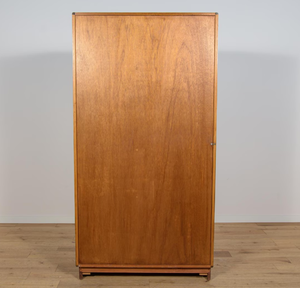 Armario de Madera Maciza de Estilo Tradicional con Cajones y Puerta para Dormitorio, Hotel, Apartamento o Villa - Product Image 5