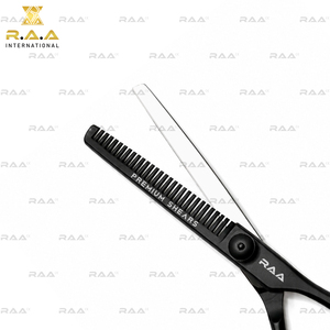 Ciseaux de coiffure professionnels pour salon de barbier, en acier inoxydable japonais, titane noir, lames de coupe longue durée - Product Image 5