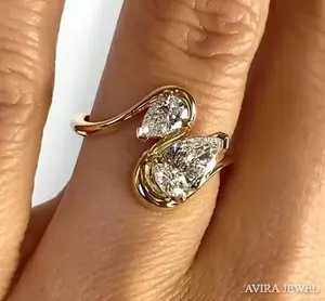 Anillo de Compromiso Premium de Moissanita de 1 Quilate, Oro Sólido de 18k, Claridad VVS1, Corte Pera Atemporal, Sin Níquel, Sin Plomo, Anillo Amarillo/Rosa/Blanco - Product Image 1