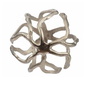 Escultura abstracta de figurita de Venta caliente, escultura de mesa moderna de aluminio para el hogar para oficina, escultura de regalo de boda hecha a mano de Metal - Product Image 1