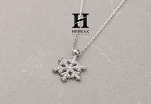 Fabricante de Joyería Fina Personalizada, Colgante de Copo de Nieve de Diamantes en Oro de 14k - Elegante Collar Botánico para Venta al Por Mayor - Product Image 5