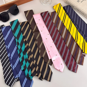 Corbata a Rayas de Estilo Escolar, Moderna y Atrevida, Uniforme Estudiantil para Mujer, Camisa de Diseño Exclusivo, Accesorio de Pañuelo Casual y Versátil - Product Image 4