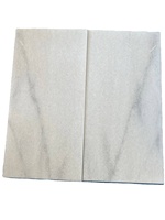 Marbre blanc poli, élégance moderne, grande dalle, imperméable, écologique, durable pour hôtel, villa, appartement avec design graphique