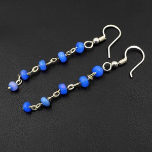 Boucles d'oreilles en opale d'Éthiopie naturelle bleue Welo Fire, argent 925, pierre précieuse arc-en-ciel naturelle - Product Image 1
