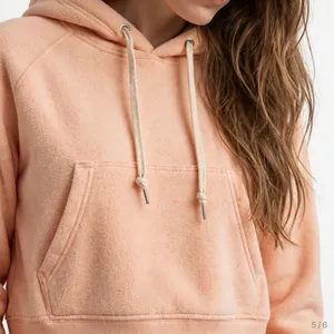 Sudadera con Capucha para Mujer, Color Durazno, de Algodón, Informal, para Invierno, con Bolsillo Canguro y Logotipo Frontal - Product Image 5