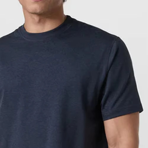Camiseta Esencial Azul Marino para Hombre con Logotipo Personalizado en la Parte Delantera, Estilo Limpio, Minimalista, Lujoso, Casual, de Media Manga, para Uso Diario - Product Image 6