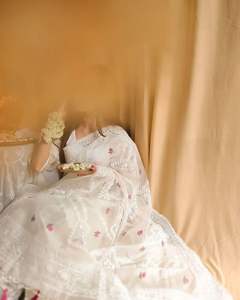 Sari en soie organza au design exclusif avec chemisier élégant, tenue de soirée indienne tendance, chic et ethnique pour femme - Product Image 2