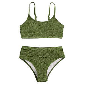 Ensemble bikini 2 pièces vert texturé froncé pour femme, haut bandeau et short taille haute, maillot de bain imprimé numérique, tenue de plage, fabrication OEM personnalisée - Product Image 1