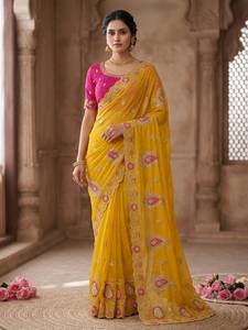 ผ้าซารีดีไซน์เนอร์สตาร์ ทำจากผ้าจอร์เจตต์ พร้อมงานปักลาย C Pallu ประดับด้วยเลื่อมและงานตัดเย็บขอบผ้า พร้อมเสื้อสัตินแบบ Bangalore - Product Image 1