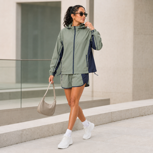 Conjunto de Chaqueta y Pantalones Cortos Deportivos para Mujer, Personalizado de Fábrica, Mezcla de Nailon, Paneles en Contraste, Transpirable, Diseño Personalizado, Marca Privada - Product Image 4