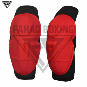 Protège-coudes de boxe en mousse haute densité, rouge et noir, dernière tendance, robustes, réglables, durables, avec sangle sécurisée - Product Image 1