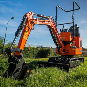 Plataforma Elevadora de Orugas Amarilla de 3000 kg Usada con Pluma de Oscilación Lateral y Cabina de Operador Cerrada para Construcción y Servicios Públicos - Product Image 1