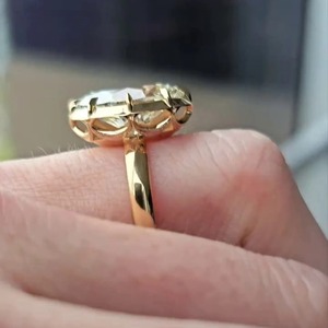 แหวนเพชรทรงรีดีไซน์มินิมอลทันสมัย ฝังเพชรแล็บโกรว์ ตัวเรือนทองคำขาว 14K พร้อมใบรับรอง IGI และความใส VVS+ สำหรับผู้ชาย - Product Image 2