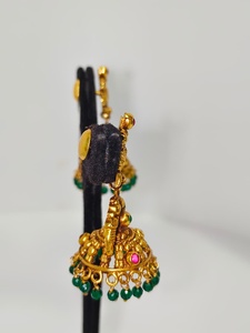 Pendientes Antiguos de Oro Sólido de 22k Hechos a Mano con Esmeraldas Verdes y Perlas Naturales para Bodas - Product Image 2