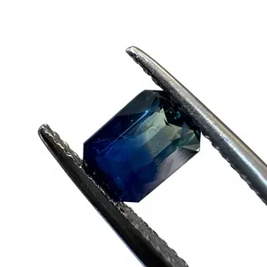 Zafiro Natural Bicolor Verde/Azul Corte Esmeralda 1.00CT Gema Preciosa Suelta Facetada con Juego de Color Ceilán para Joyería - Product Image 5