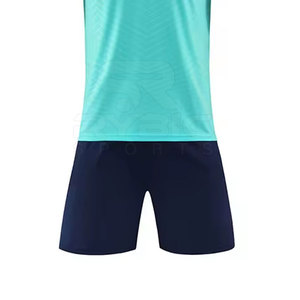 Uniforme de fútbol duradero para hombre, material de malla transpirable, conjunto ligero de camiseta y pantalones cortos para entrenamiento de equipos de fútbol - Product Image 6