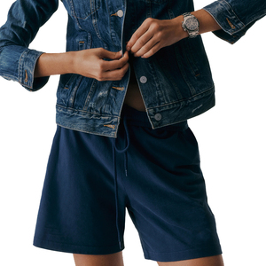 Shorts de sport personnalisés pour femmes Ivy en jersey de coton premium, poids lourd 260 GSM, style athlétique et décontracté, taille élastique, personnalisables - Product Image 3