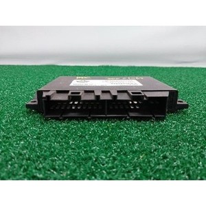 300 ECU y Módulos de Computación Usados 04602421AH - Product Image 3
