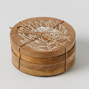 Nueva llegada 2025 posavasos de madera simple y de moda diseño de fabricante posavasos de madera de resina hecho a mano para vajilla y artículos de fiestas - Product Image 1