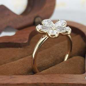 Anillo de Diamantes con Corte de Pera de 0.32CT Cada Uno, para Mujer, Cultivados en Laboratorio, Oro Sólido de 14K, Regalo Sorpresa de Boda para Novias - Product Image 4