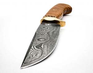 Cuchillo de campo utilitario de hoja fija de acero de Damasco hecho a mano con mango de madera de arce rizado y guardacuchillo de latón - Product Image 2