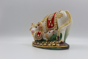 Figura coleccionable de vaca Kamdhenu de alta calidad y elegante, artículo de regalo a precio de mayoreo del fabricante indio Kamdhenu Cow. - Product Image 3