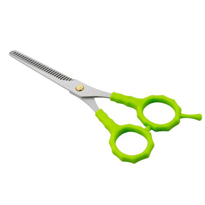 กรรไกรซอยผมด้ามพลาสติกสีเขียว รูปทรงตามหลักสรีรศาสตร์ ราคาดีที่สุด บริการ OEM ODM สำหรับร้านเสริมสวยมืออาชีพ - Product Image 1