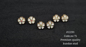 ต่างหูแบบติดหู 12291Kundan รูปทรงดอกไม้ ต่างหูแบบติดหูชุบทอง เครื่องประดับอินเดียแบบดั้งเดิมสำหรับงานปาร์ตี้ ของขวัญสำหรับผู้หญิง - Product Image 3