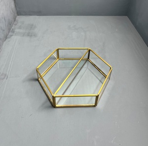 Bandeja Decorativa Hexagonal de Vidrio con Espejo, Lacada, Moderna y de Lujo, Diseño Artesanal, Organizador de Almacenamiento Metálico para Escritorio y Joyería - Product Image 1