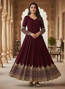 Conjunto de Dos Piezas Anarkali de Diseño Elegante con Bordado de Lentejuelas de Ramdev Trading para Mujer, Corte Moderno y Regular, Secado Rápido - Product Image 4