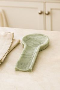 Repose-cuillère en marbre blanc de luxe pour cuisine moderne, support décoratif pour cuillères de cuisine, solution de nettoyage facile - Product Image 2
