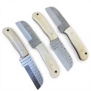 Cuchillo Vaquero Artesanal de Damasco Western Bull Cutter con Mango de Resina Acrílica y Hoja de Acero Rasp Point de 7 Pulgadas - Product Image 1