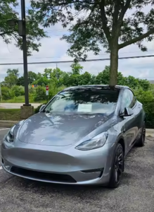 PRÊT À EXPÉDIER – Tesla Model Y AWD 2024 en parfait état, occasion propre avec volant à gauche, sièges en cuir, caméra de recul - Product Image 2
