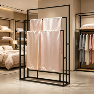 Étagère de présentation moderne en métal doré poli, sur pied, à 1 niveau, pour magasin de vêtements, avec étagères réglables - Product Image 3