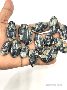 Vente en gros de pierres précieuses naturelles Qserra en vrac, cabochons de formes et tailles variées, 4-16 mm environ, changement de couleur pour la fabrication de bijoux - Product Image 3