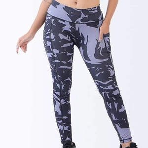 Leggings Deportivos de Cintura Media para Mujer, Alta Calidad, Diferentes Tallas, Hechos en Pakistán, Spandex con Encaje y Logotipo, Largo hasta la Rodilla - Product Image 4