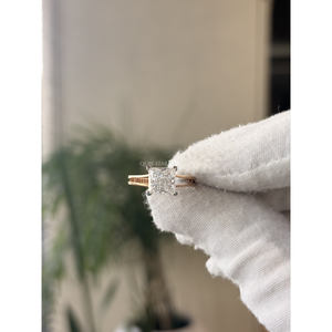 Anillo de compromiso solitario exclusivo con diamante cultivado en laboratorio Princess, diseño de tallo dividido, 2.01CT VS EF, oro macizo para mujer - Product Image 2