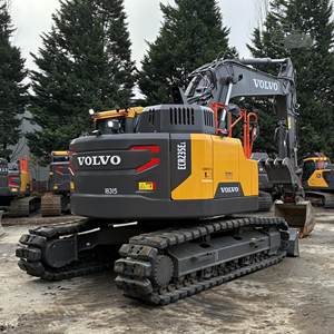 Excavadora Volvo ECR235EL de Alta Calidad con Motor de 123 kW, Peso Operativo de 1000 Toneladas, Motor y Caja de Cambios con Control PLC - Product Image 6