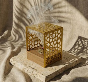 Quemador de Bakhoor Metálico Ecológico de Nuevo Diseño |   Incienso en Cubos con Patrón Islámico para Decoración del Hogar en Primavera |   Quemador de fragancia de oud de lujo - Product Image 3