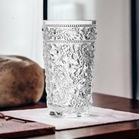 BPA-freier PS-Kunststoff 500ml Klassischer Stil Geprägter Wasserbecher für Campingzwecke