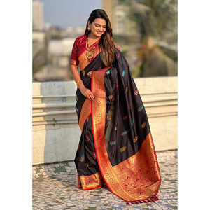 Sari en soie noire douce Elite Weaves avec un élégant motif floral Butta Meenakari Zari tissé pour robes de soirée - Product Image 1