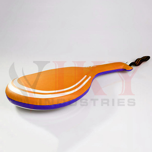 Set de Palas Curvas de Taekwondo y Karate a Rayas Naranjas y Blancas, de Doble Cara, para Golpear y Entrenar - Product Image 4