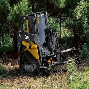 Chargeuse compacte d'occasion de qualité à faible coût John Deere avec broyeur, boîte de vitesses à roulements et moteur puissant et efficace - Product Image 2