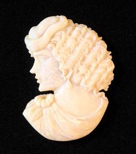 Natural Antique King Size Austrailian Opal With Rare Hand Made Carving Single Piece For Pendant & Locket Making - Product Image 1