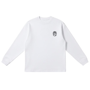 T-shirt blanc à manches longues pour homme avec petit logo sur la poitrine, col rond, en coton, style streetwear décontracté, idéal pour le quotidien - Product Image 1