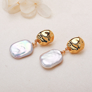 Pendientes de Perlas de Agua Dulce con Forma Barroca Francesa Cuadrada Blanca al por Mayor, Producto Elegante para Comercio Exterior - Product Image 3
