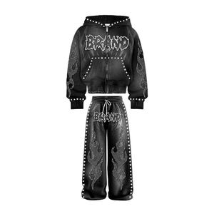 Chándal Urbano Negro Personalizado de Última Moda con Estampado de Llamas, Detalles con Tachuelas y Logotipo, Perfecto para Amantes de la Moda Urbana - Product Image 1