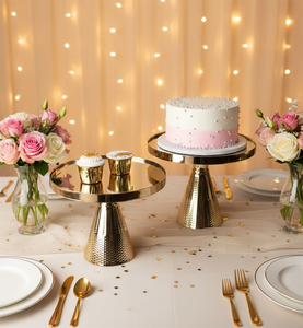 ฐานโลหะและท็อปกระจกสำหรับวางเค้ก ขนมหวาน คัพเค้ก ขนมอบ ใช้ตกแต่งบ้าน - Product Image 1