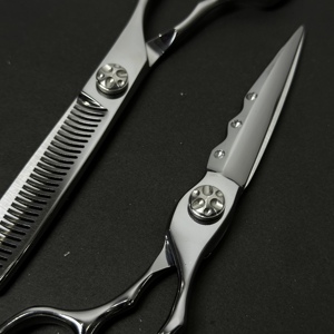 Tijeras de Peluquería Profesionales Ergonómicas 440c para Diestros, Hoja Afilada, Acero Inoxidable Japonés de Primera Calidad, Equipo de Estilismo - Product Image 5
