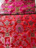 Tissu brodé floral rose, tissage textile à motif floral, tissu décoratif pour vêtements et usage domestique